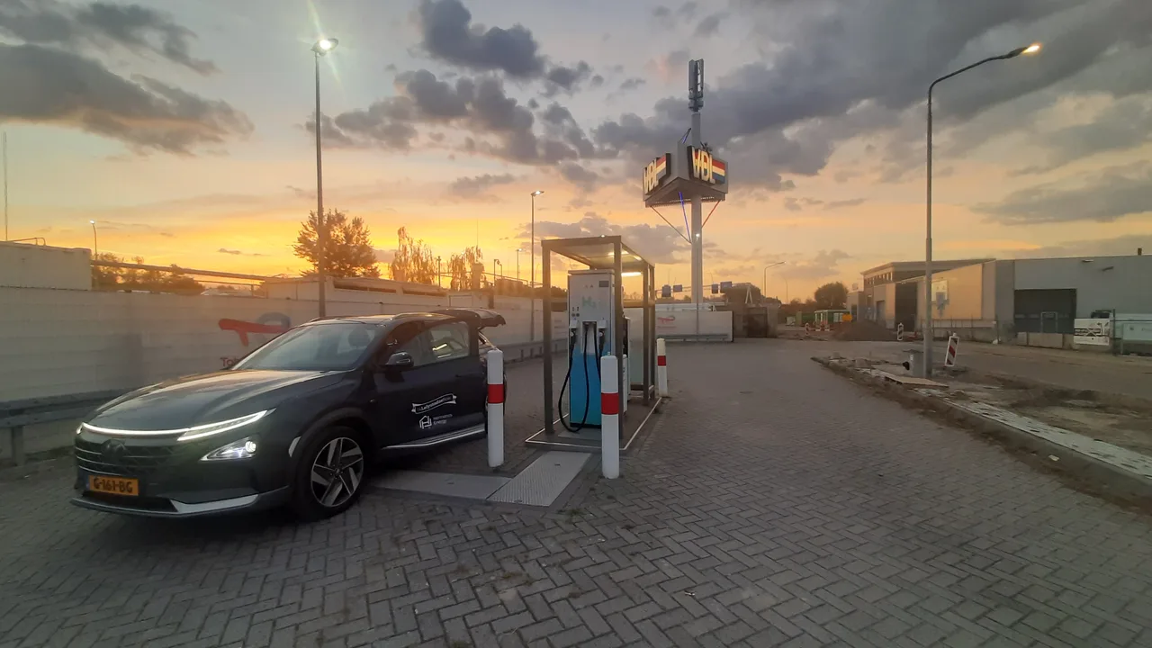 Waterstof tanken bij TEAL in Veldhoven